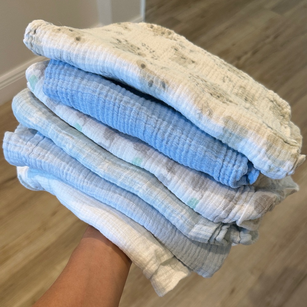 6 Soft Baby Muslin Blanket Cloths in Blue and White